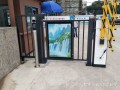 开车出小区闸门技巧，车站门禁过道闸门怎么刷卡的