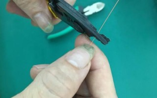 剥光纤外皮的正确方法，光纤线怎么剥皮视频