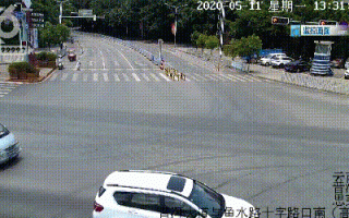 监控图像闪动怎么回事（监控图像显示的时间经常闪烁什么原因）