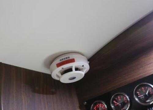 在宾馆吃火锅怎么避开烟雾报警器,酒店烟雾报警器怎么关闭-第1张图片-安保之家 在宾馆吃火锅怎么避开烟雾报警器,酒店烟雾报警器怎么关闭-第1张图片-安保之家