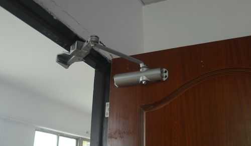 闭门器怎么锁(闭门器怎么锁定90度)-第3张图片-安保之家 闭门器怎么锁(闭门器怎么锁定90度)-第3张图片-安保之家