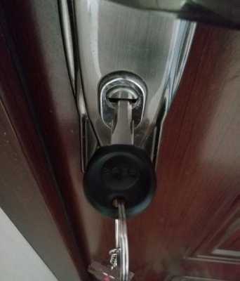 防盗门用钥匙怎么打开(防盗门用钥匙怎么打开门)-第2张图片-安保之家 防盗门用钥匙怎么打开(防盗门用钥匙怎么打开门)-第2张图片-安保之家