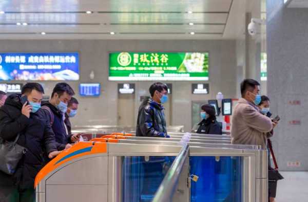 高铁用身份证过自动闸机检票流程，自动检票闸机怎么用视频-第3张图片-安保之家