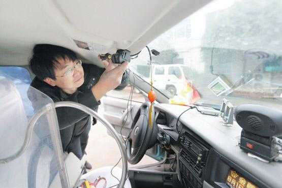 清障车安装警灯需要什么手续,警车监控怎么安装视频-第2张图片-安保之家 清障车安装警灯需要什么手续,警车监控怎么安装视频-第2张图片-安保之家
