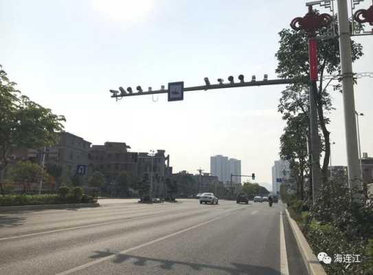 路口长方形探头拍什么,公路上的探头能照多远-第2张图片-安保之家 路口长方形探头拍什么,公路上的探头能照多远-第2张图片-安保之家