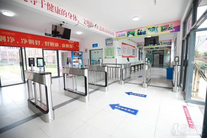 大学宿舍门禁怎么解决,校园宿舍门禁怎么出去的-第2张图片-安保之家 大学宿舍门禁怎么解决,校园宿舍门禁怎么出去的-第2张图片-安保之家