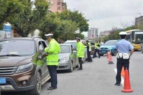 汽车交警说拼接怎么处理(车辆拼接合法吗)-第1张图片-安保之家 汽车交警说拼接怎么处理(车辆拼接合法吗)-第1张图片-安保之家