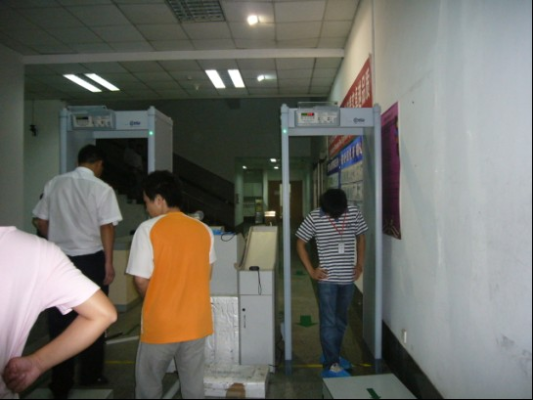 去酒吧怎么过安检门(酒吧安检门检查什么的)-第1张图片-安保之家 去酒吧怎么过安检门(酒吧安检门检查什么的)-第1张图片-安保之家