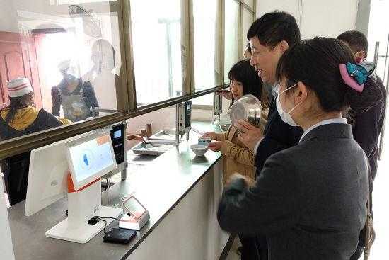 学生钉钉刷脸用餐怎么设置,食堂刷饭卡机怎么用视频教程-第2张图片-安保之家 学生钉钉刷脸用餐怎么设置,食堂刷饭卡机怎么用视频教程-第2张图片-安保之家